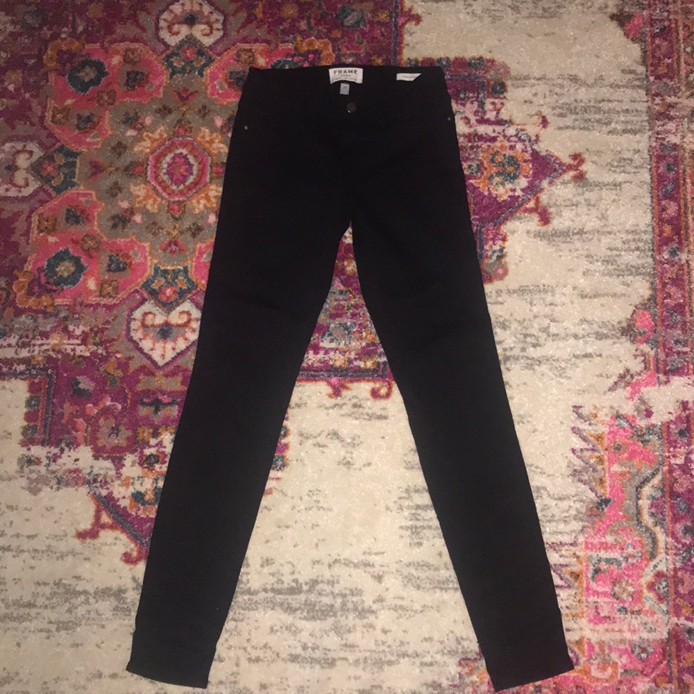 Black Frame Denim Skinny Jeans!